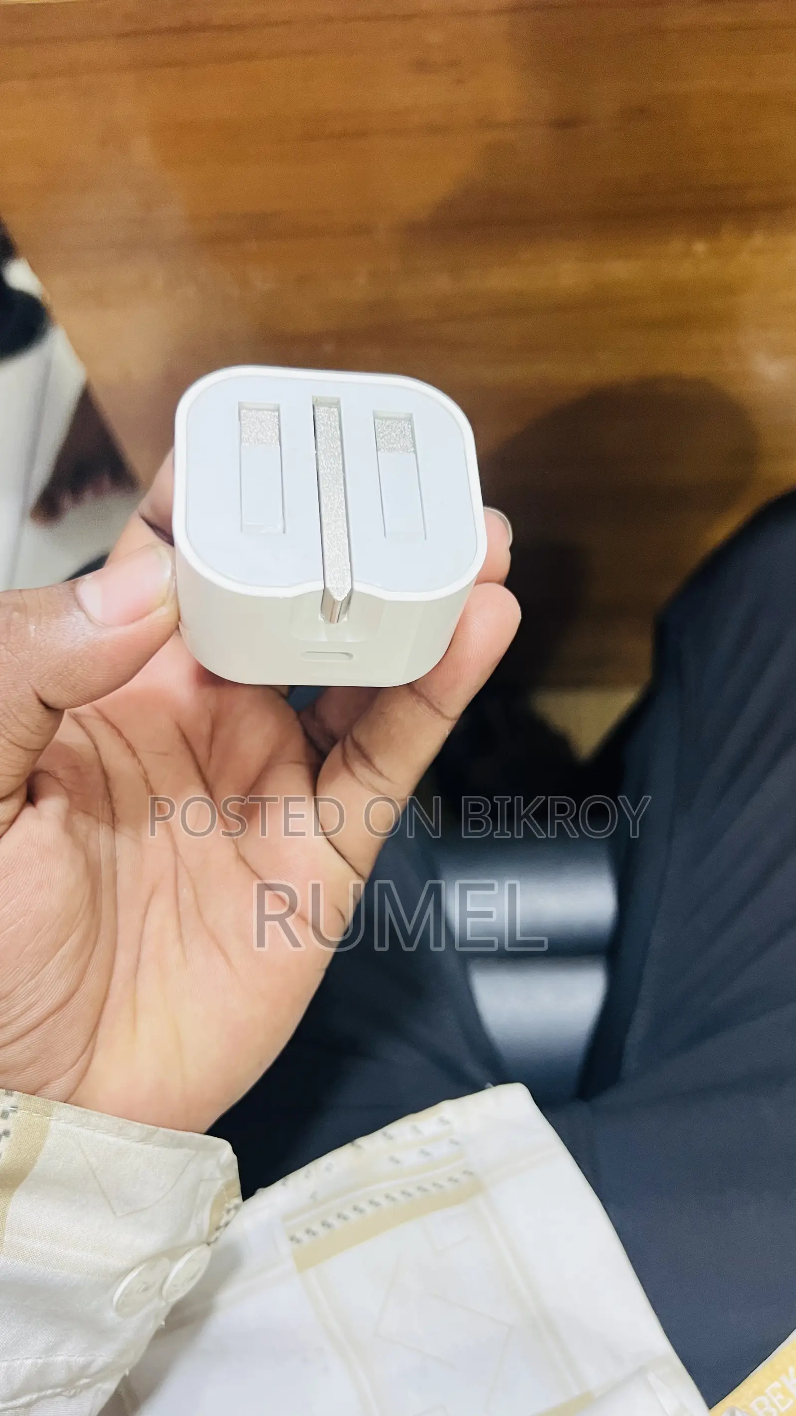 Original Apple Adapter