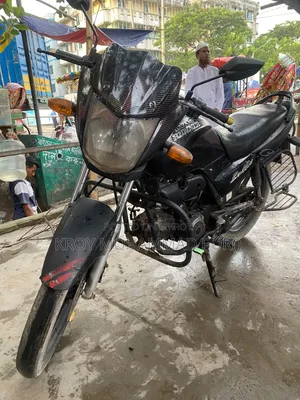 রানার বুলেট ১০০ ভি২ ২০১৮ কালো