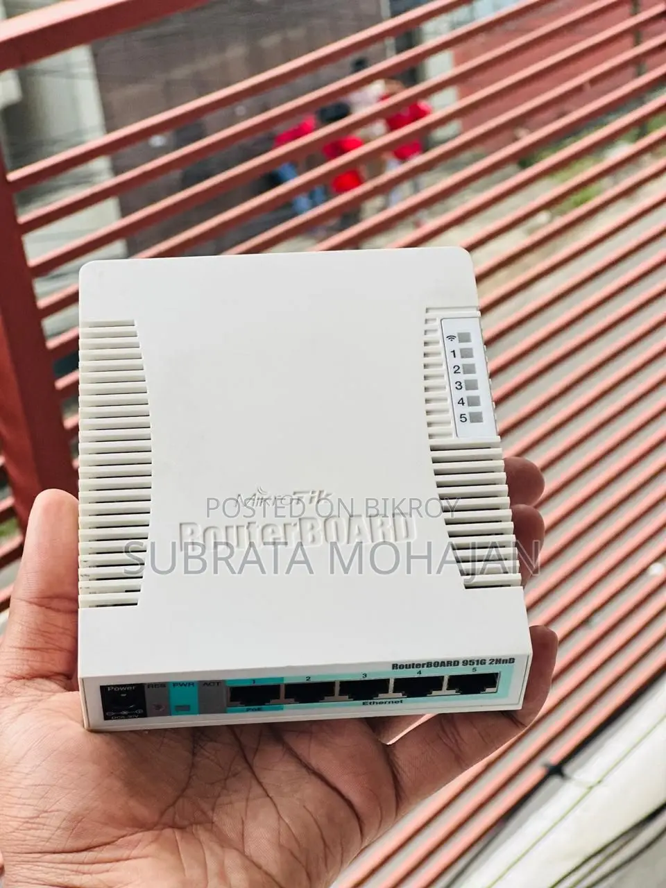 MikroTik RB951G-2HnD Gigabit Wireless Router