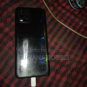 রিয়েলমি ৬৪ জিবি কালো