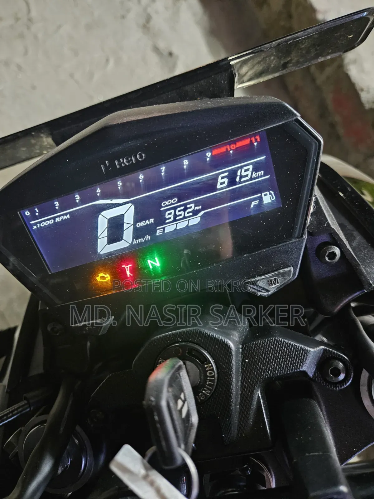 হিরো এক্সট্রিম ১২৫আর ২০২৫ কালো