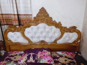 Teak Wood Box Bed 6/7 Feet