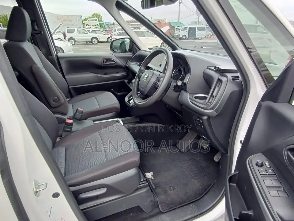 Toyota Noah 2022 Pearl
