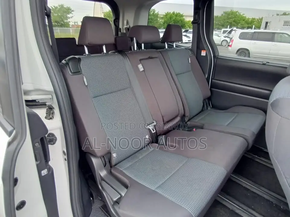Toyota Noah 2022 Pearl