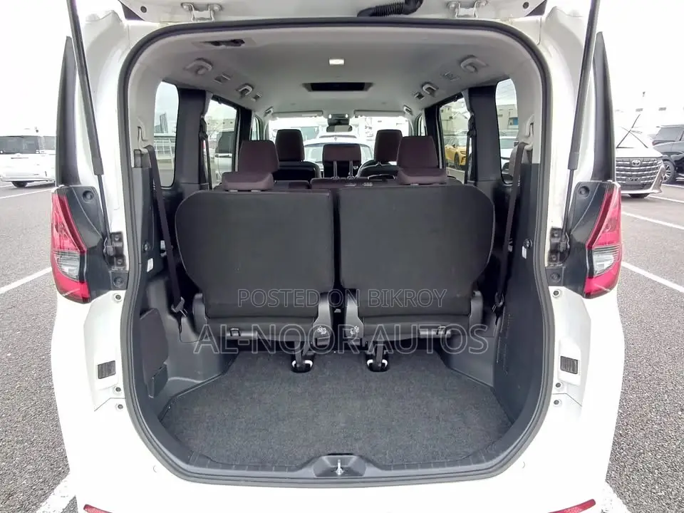 Toyota Noah 2022 Pearl
