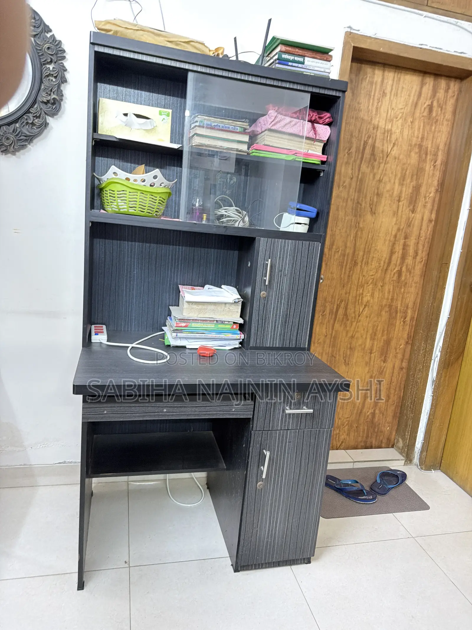 Wooden Display Shelf – Good Condition
