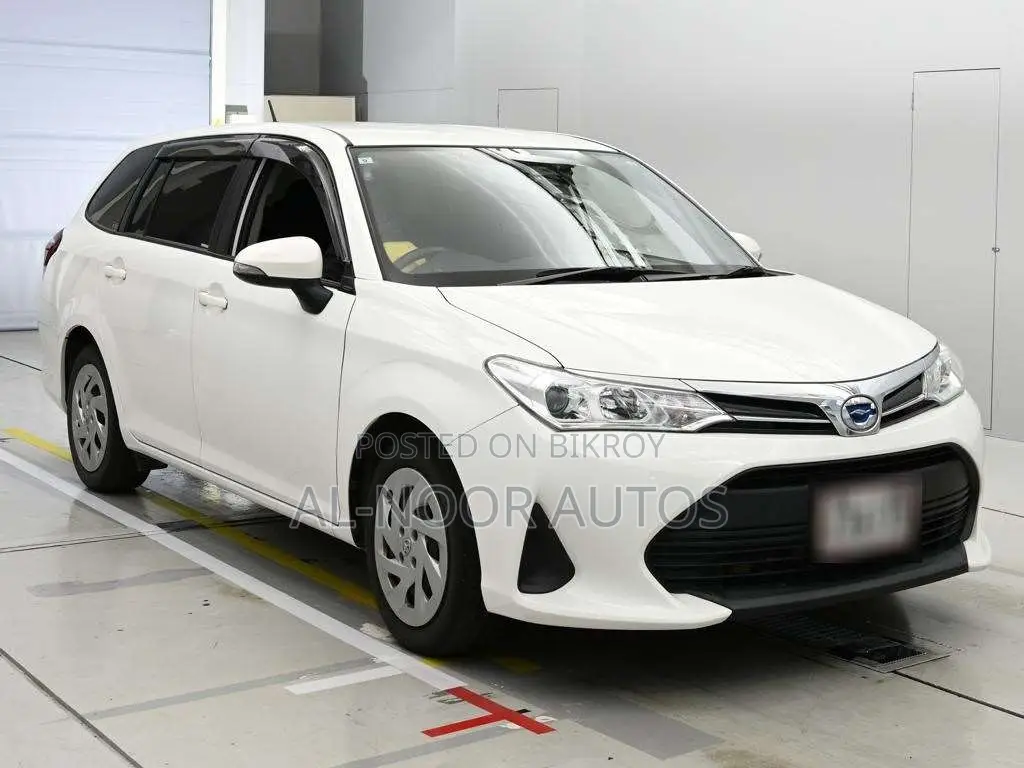 Toyota Corolla Fielder 2021 White