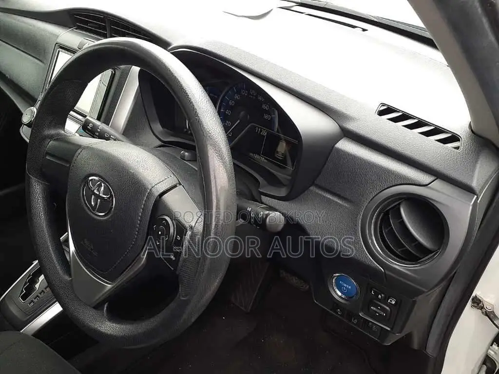 Toyota Corolla Fielder 2021 White