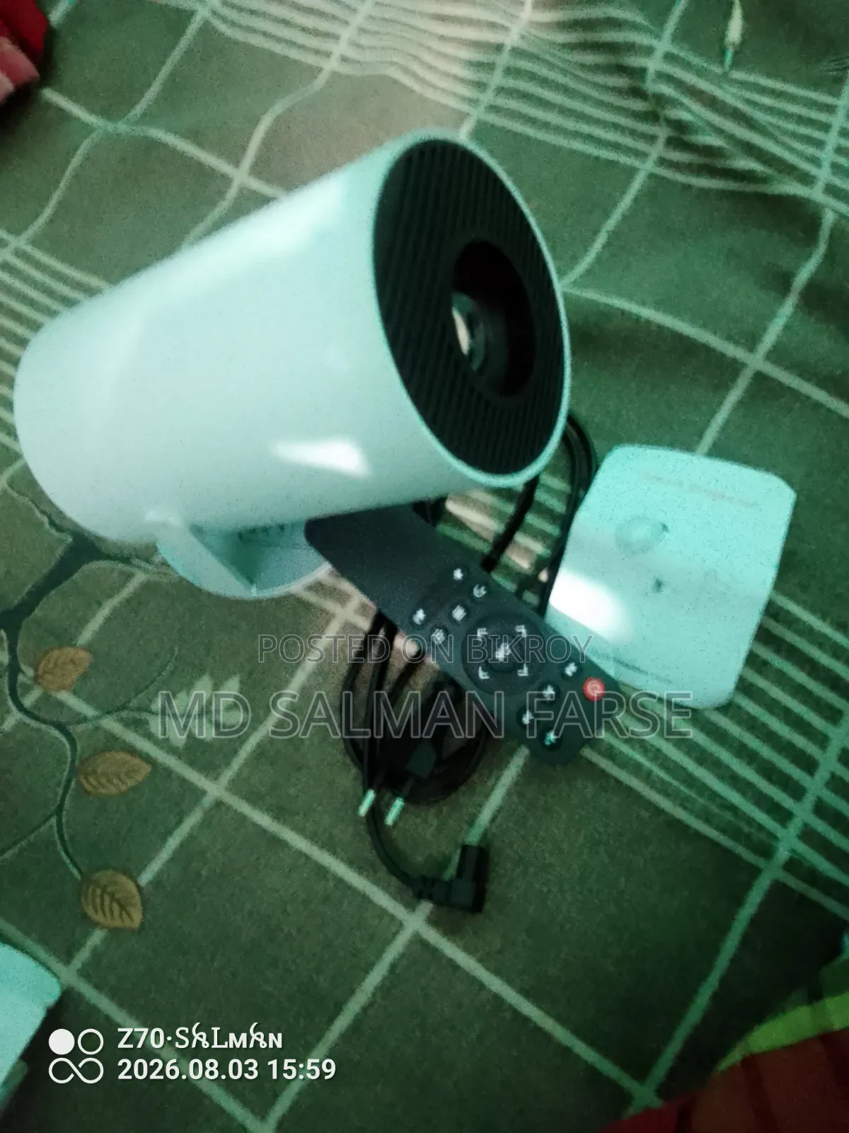 Brand New Ultra HD Mini Projector (with Remote and Box)