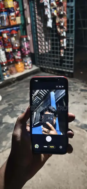 Apple iPhone 11 128 GB Red