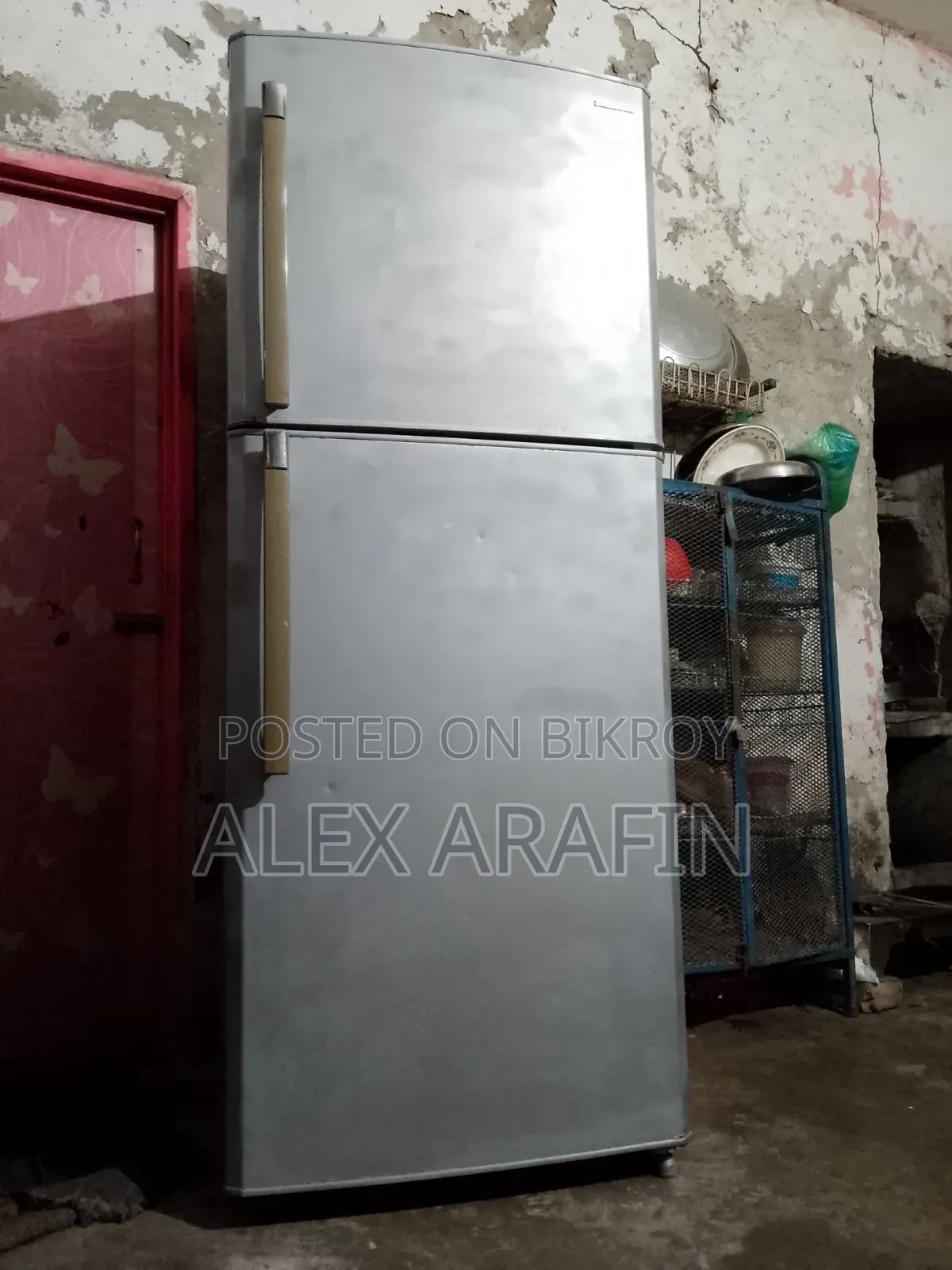 Very Good Quality Fridge Original Samsung Very Big and Original Compressor