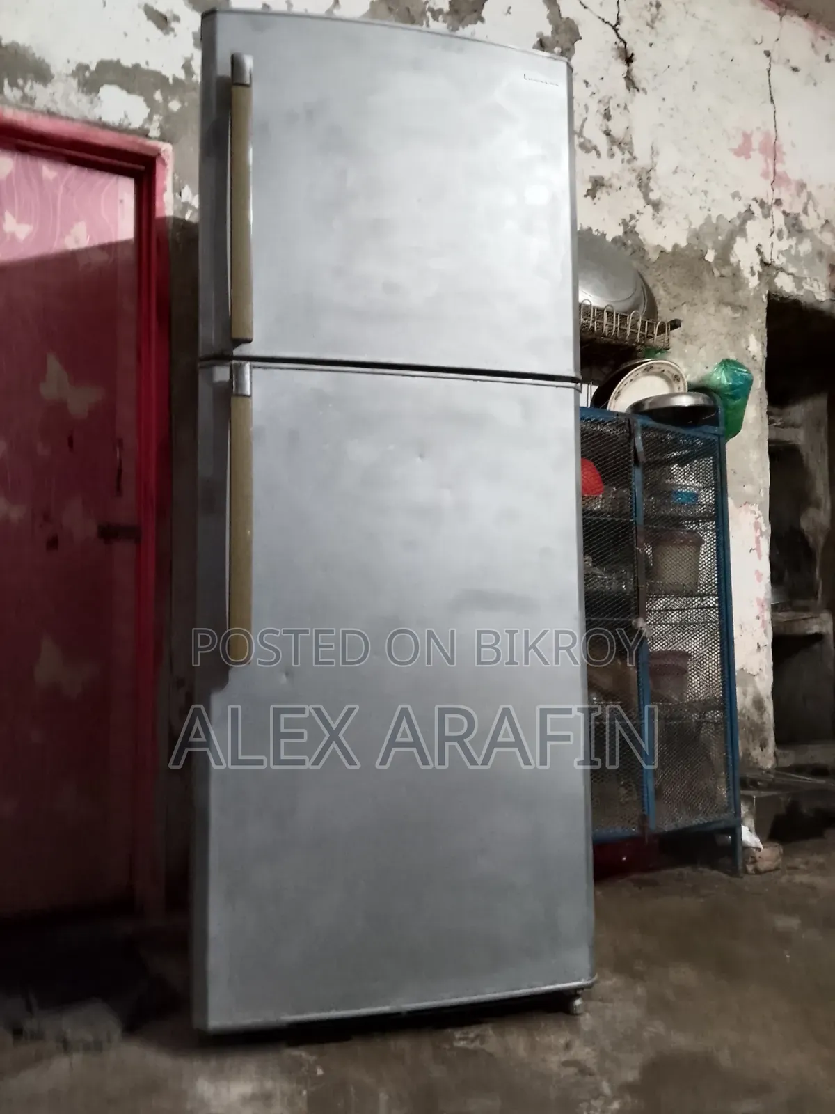 Very Good Quality Fridge Original Samsung Very Big and Original Compressor