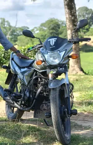 সুজুকি হায়াত ২০১৯ সিলভার