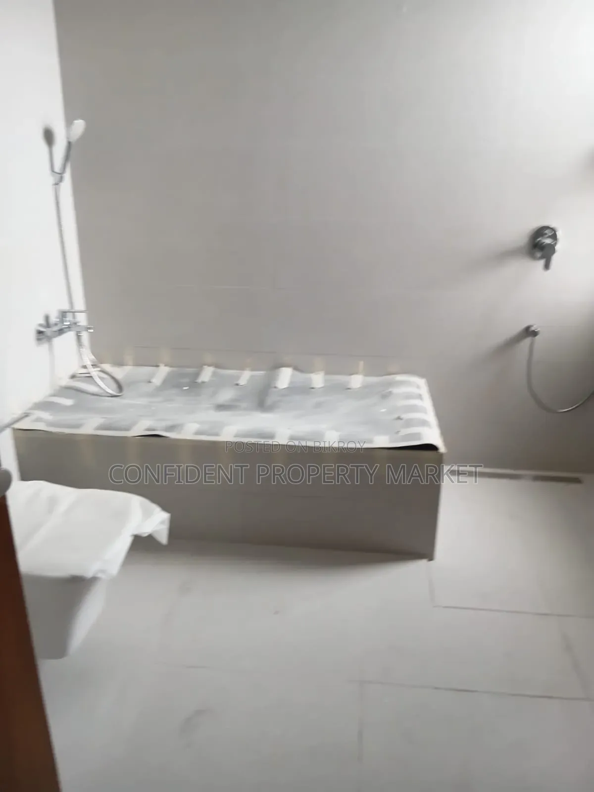 গুলশানে ৩ বেডরুমের অ্যাপার্টমেন্ট ভাড়ার জন্য