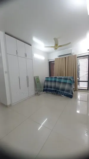 গুলশানে ভাড়ার জন্য আসবাবপত্রসহ ৪ বেডরুমের অ্যাপার্টমেন্ট