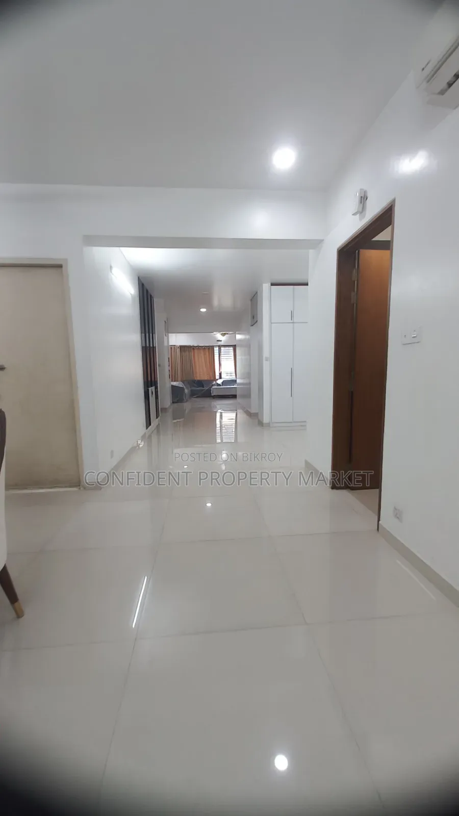 গুলশানে ভাড়ার জন্য আসবাবপত্রসহ ৪ বেডরুমের অ্যাপার্টমেন্ট