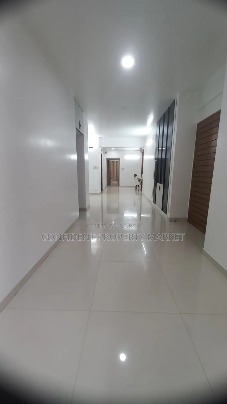 গুলশানে ভাড়ার জন্য আসবাবপত্রসহ ৪ বেডরুমের অ্যাপার্টমেন্ট