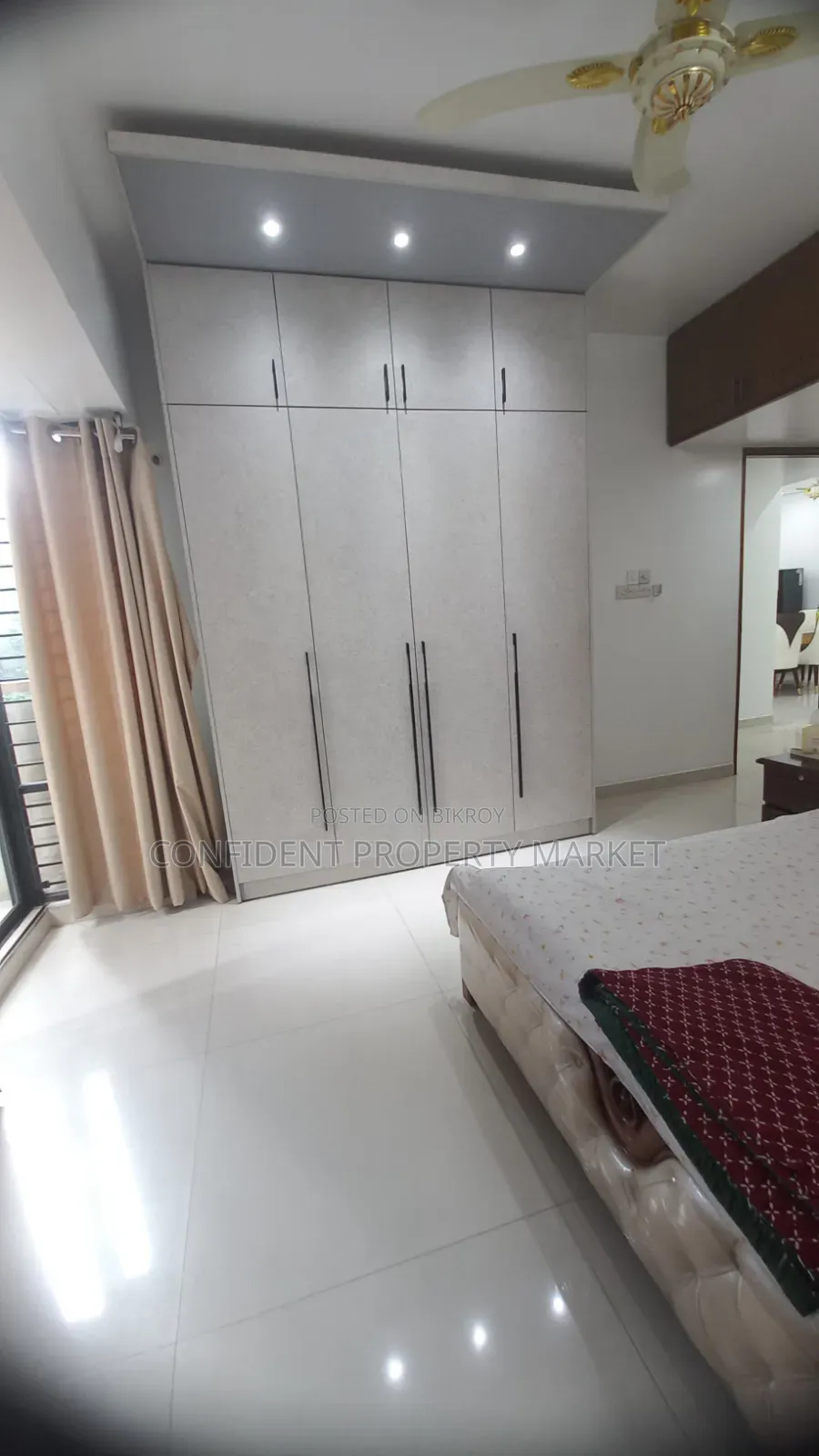 গুলশানে ভাড়ার জন্য আসবাবপত্রসহ ৪ বেডরুমের অ্যাপার্টমেন্ট