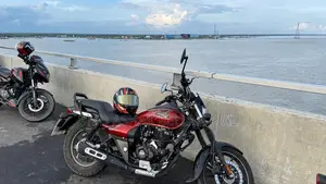 বাজাজ এভেঞ্জার ১৬০ স্ট্রিট ২০২১ রেড