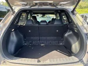 New Toyota Corolla Cross 1.8 Hybrid FWD 2022 Brown