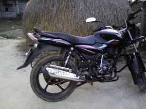 বাজাজ ডিসকভার ১০০ ২০১৬ ব্ল্যাক