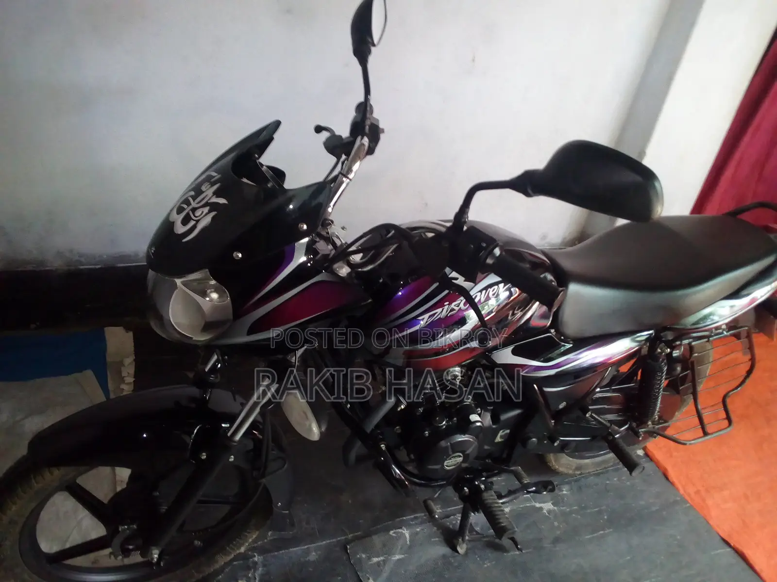 বাজাজ ডিসকভার ১০০ ২০১৬ ব্ল্যাক