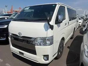Toyota HiAce 2021 White