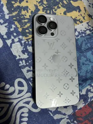 নতুন অ্যাপল আইফোন ১৫ প্রো ম্যাক্স ২৫৬ জিবি সিলভার