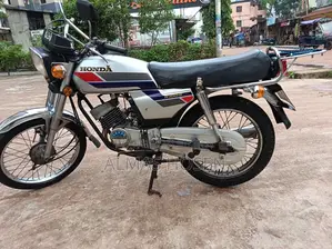 Honda 1989 Silver