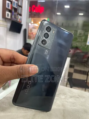 আইকিউওও ৮ জিবি ব্ল্যাক