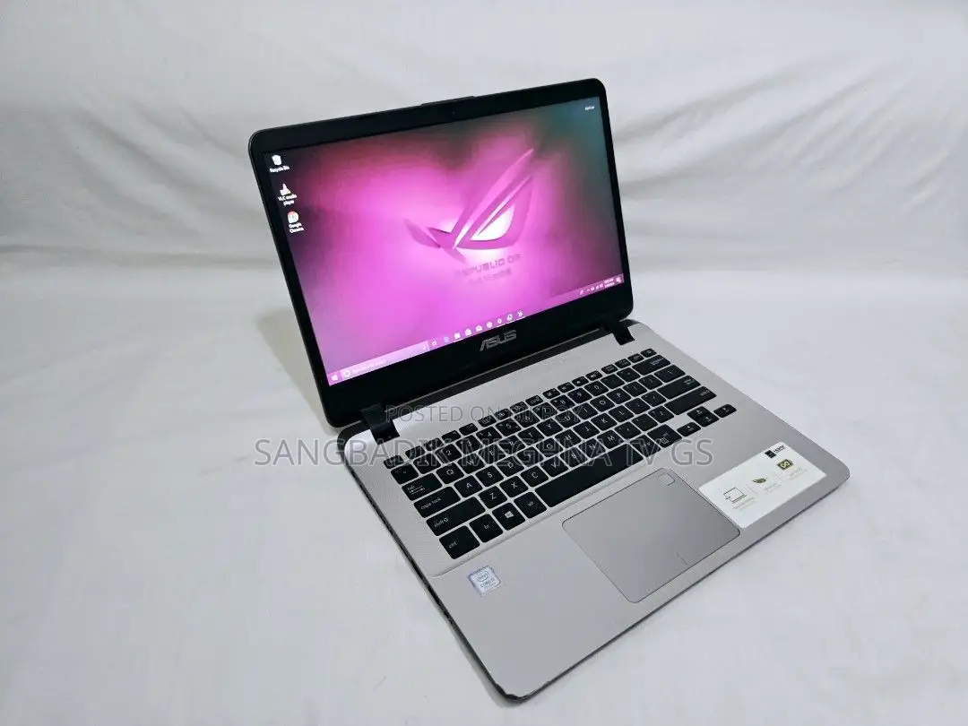 Laptop Asus 3GB Intel SSD 256GB
