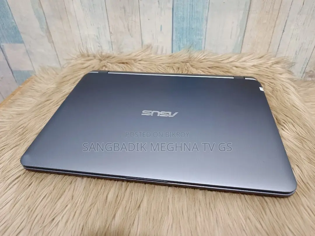 Laptop Asus 3GB Intel SSD 256GB