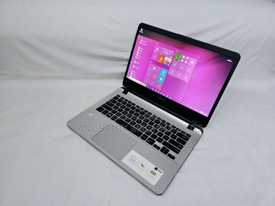 Laptop Asus 3GB Intel SSD 256GB