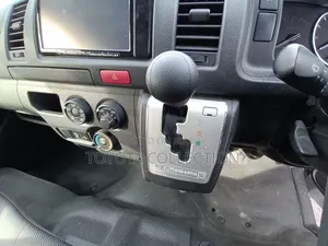 Toyota HiAce 2020 Silver