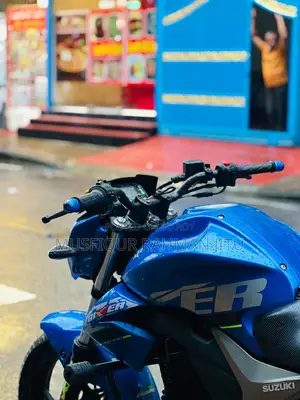 সুজুকি জিক্সার ২০২০ নীল