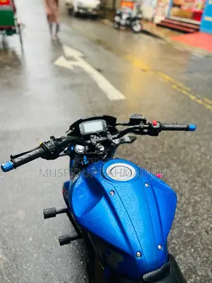 সুজুকি জিক্সার ২০২০ নীল