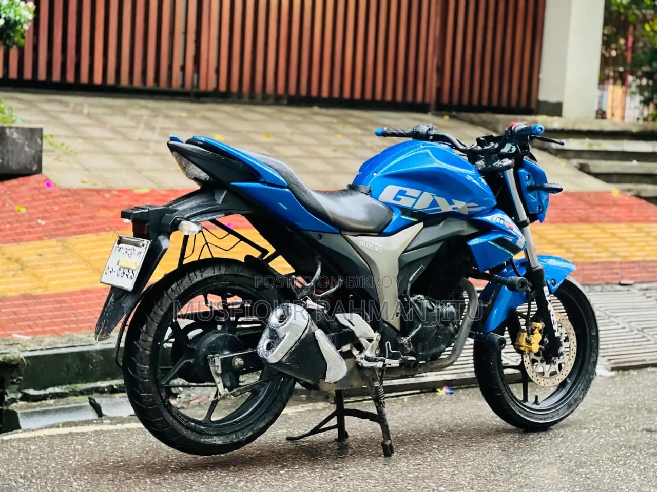 সুজুকি জিক্সার ২০২০ নীল