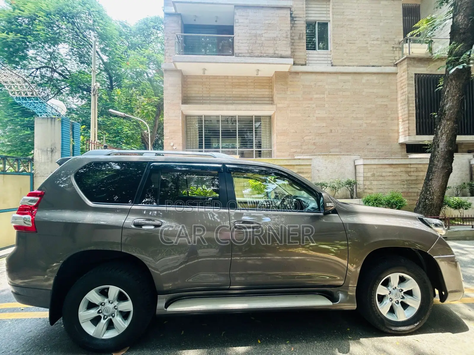 টয়োটা ল্যান্ড ক্রুজার প্রাডো ২০১৫ বাদামী