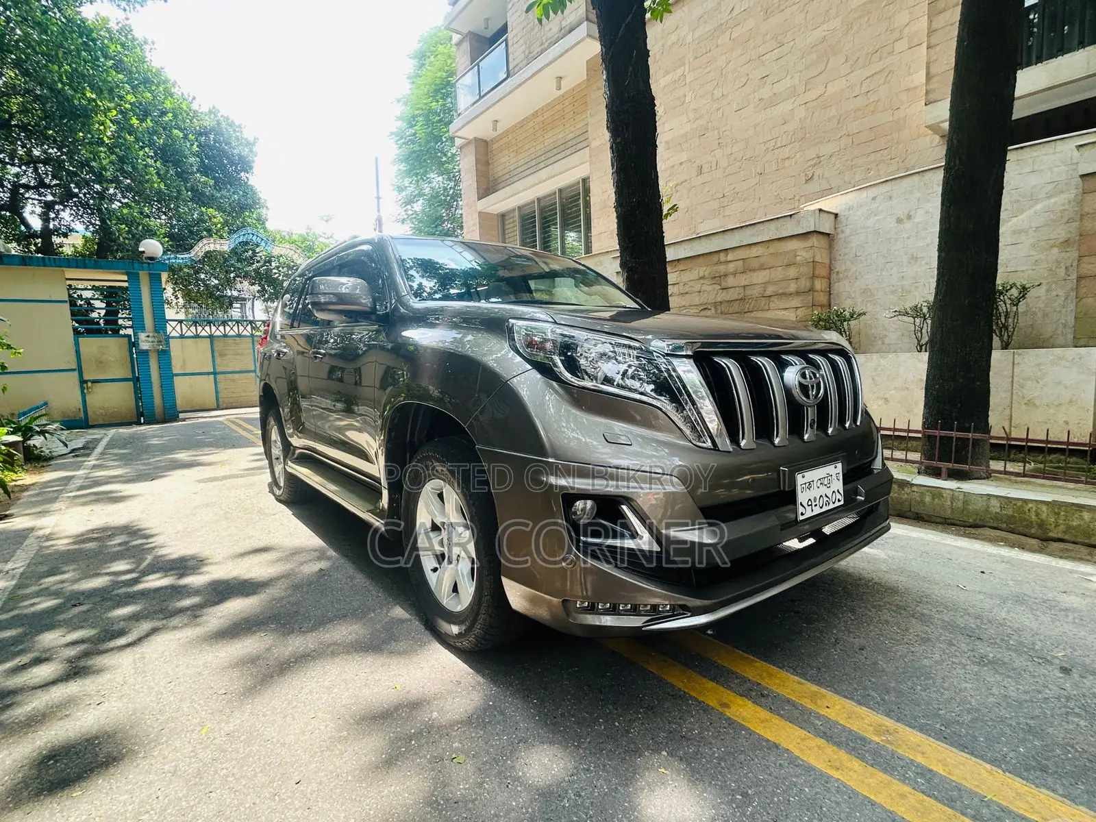 টয়োটা ল্যান্ড ক্রুজার প্রাডো ২০১৫ বাদামী