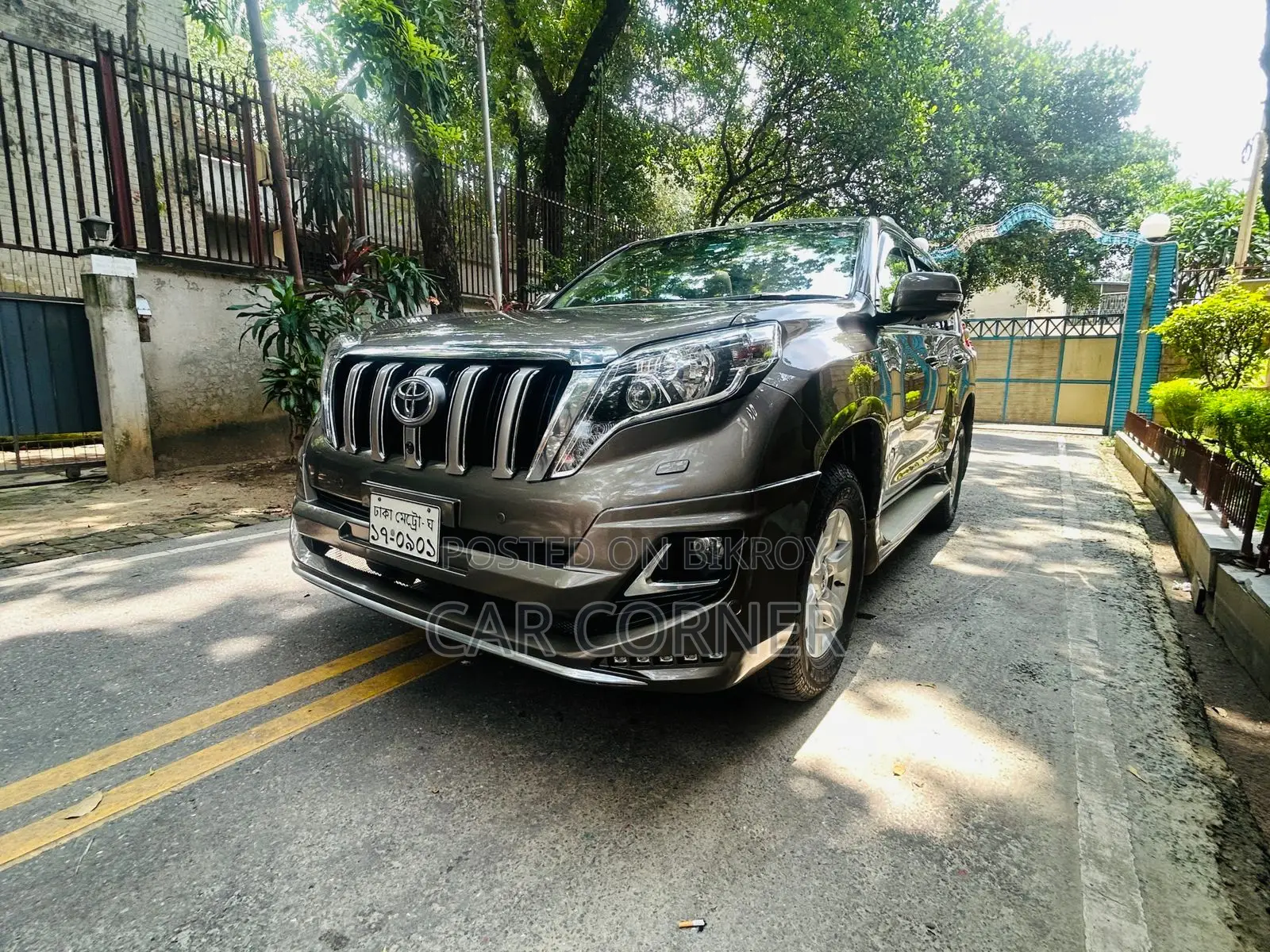 টয়োটা ল্যান্ড ক্রুজার প্রাডো ২০১৫ বাদামী
