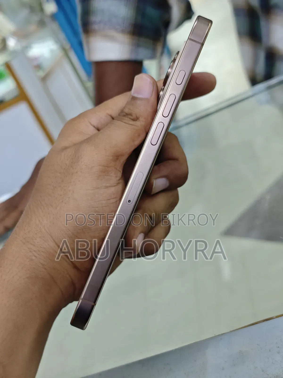 অ্যাপল আইফোন ১৬ প্রো ম্যাক্স ২৫৬ জিবি গোল্ড