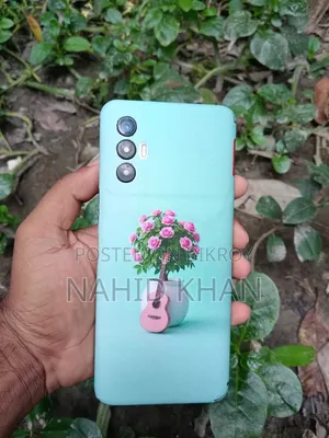 টেকনো স্পার্ক ৮ প্রো ৬৪ জিবি নীল