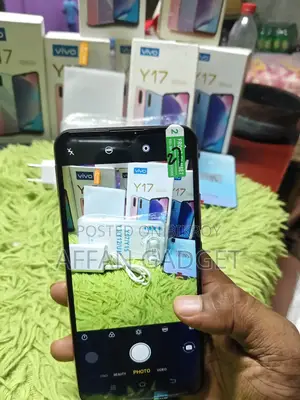 Vivo Y17 256 GB Pink