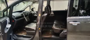 টয়োটা নোয়া ২০১২ কালো