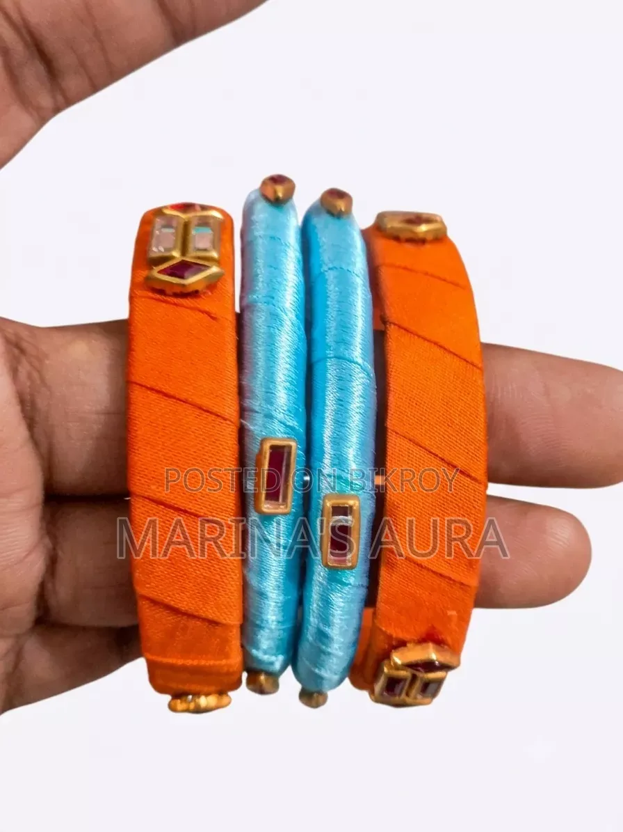 হাতের তৈরি চুড়ি।