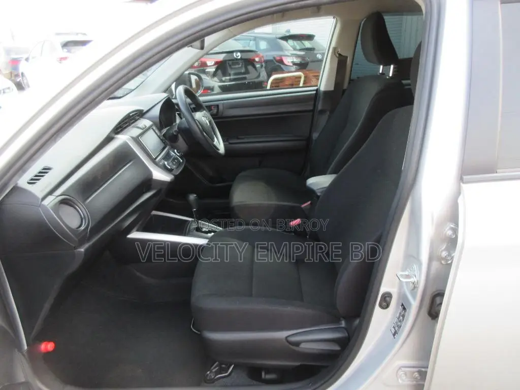 Toyota Corolla Fielder 2021 Silver