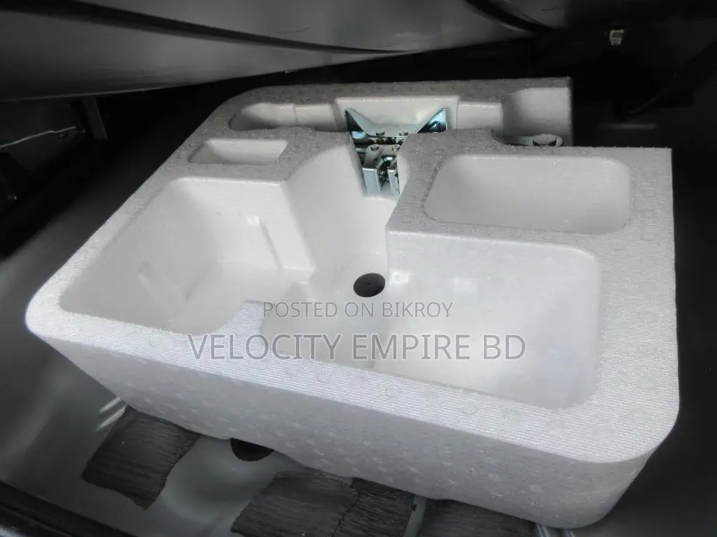 Toyota Corolla Fielder 2021 Silver