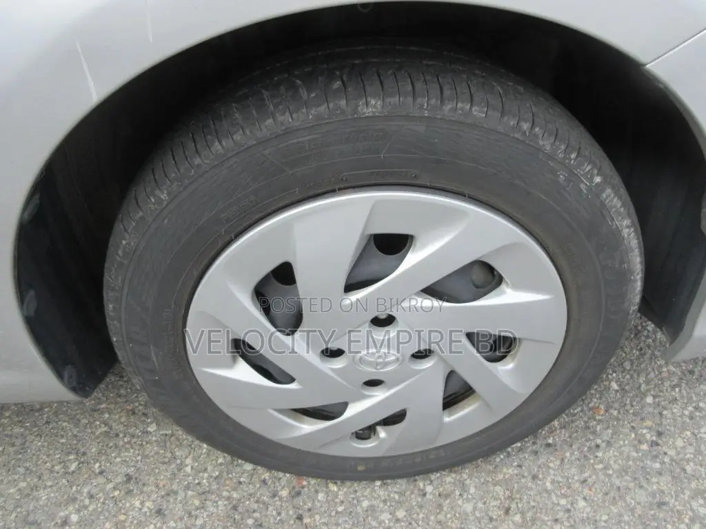 Toyota Corolla Fielder 2021 Silver