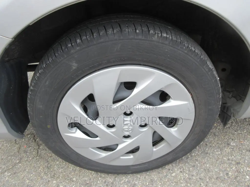 Toyota Corolla Fielder 2021 Silver