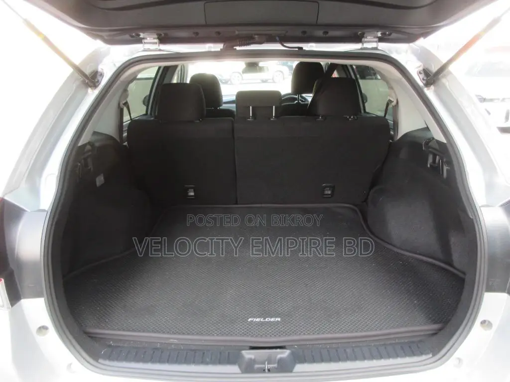 Toyota Corolla Fielder 2021 Silver